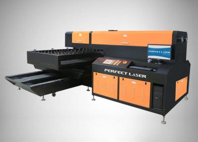 Chine précision de coupe de découpeuse de gravure de laser de 380V 50Hz 10A 0.05mm pour le tissu en cuir à vendre
