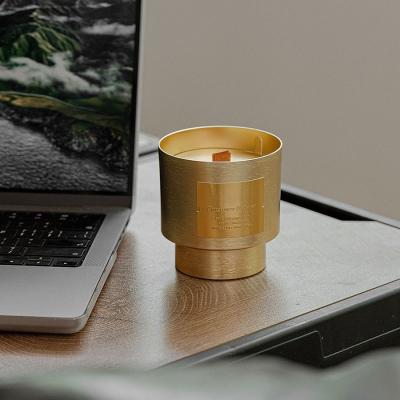 China Unique Luxury Metal Gold Aluminum Cup Jar Scented Candle 290g With Wooden Wick en venta