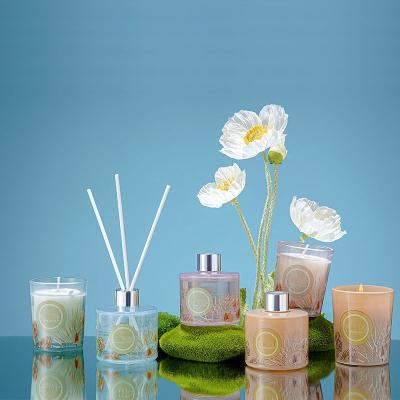 中国 Wedding Party Colorful Pinecone Reed Diffuser Scented Candle Jar Gift Set 60g 50ml 販売のため