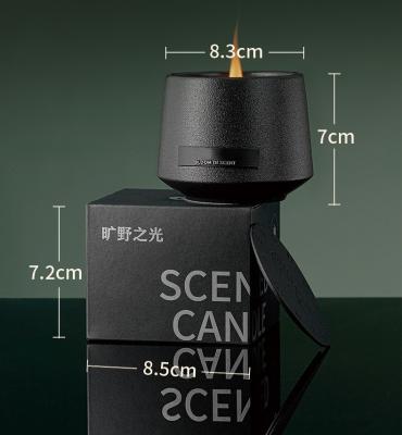 中国 Fragrance Customized Black Ceramic Gift Scented Candle For Home Decor 販売のため