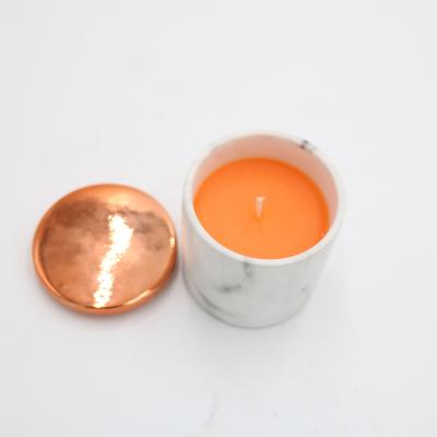 中国 OEMはクリスマスのための白い大理石のハンドメイドの陶磁器の蝋燭をかぎつけた 販売のため