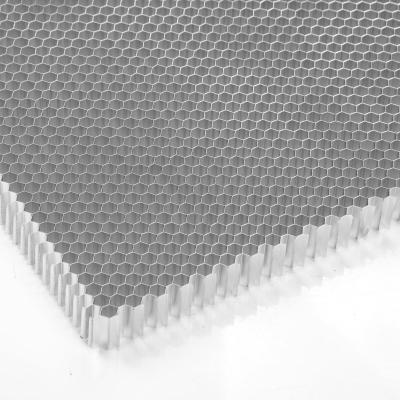China Tamanho de pilha ultra pequeno de alumínio do núcleo do favo de mel Microporous para o filtro à venda