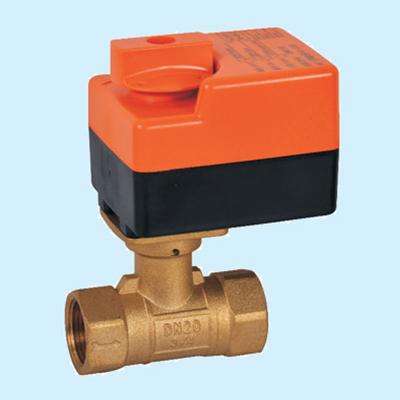 China Válvula de mistura da água DN15 termostática, válvula de controle de bronze do radiador PN10 à venda