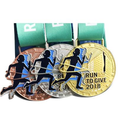 中国 Design your own sport marathon running finisher Zinc alloy medal with lanyard 販売のため