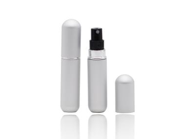 Chine Type rempli par fond rechargeable en aluminium argenté brillant portatif de bouteille de jet de parfum à vendre