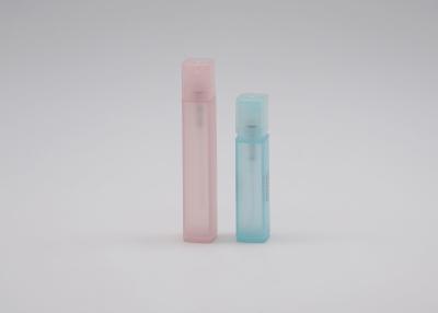 China Mini 5ml Pink Blue Handbag Fragrance  Perfume Atomiser Spray Bottle for sale