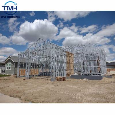 Chine Conception moderne préfabriquée de villa de structure métallique de villa en acier de mesure légère de goujon en acier à vendre