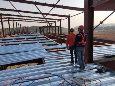 Chine Grange en acier de Polonais de botte de bâtiment préfabriqué de structure métallique de feuillard à vendre