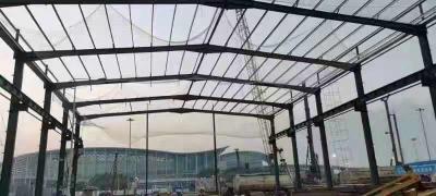 China Construcción del marco de acero de Q235 H con el tejado del panel de bocadillo en venta