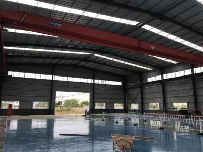 China EPS Painting Light Steel Frame Construction Processing Workshop With Crane for sale
