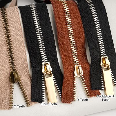 China Colorful 5 Long Chain Metal Zipper Customized Size Brass Teeth Zippers for Clothing for sale