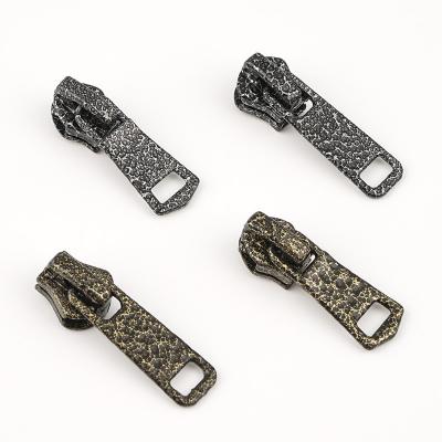 China Metal Zipper Puller for Luggage Bag Clothing Accessories Fashionable and Functional for sale