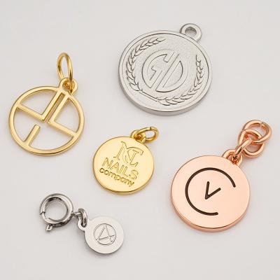 China Custom Metal Bag Tags with Zinc Alloy Metal Hang Tag and Ring in Gold Silver Rose Gold for sale