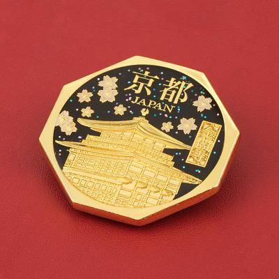 China Custom Die Struck Enamel Kyoto Culture Badge with Magnetic Pin and Die Cast Enamel à venda