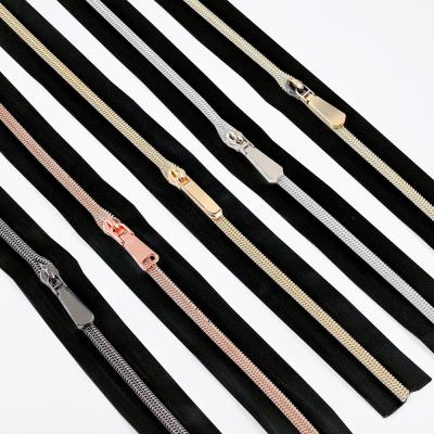 Chine Plastic Black Zipper Chain for Bag Leather Jacket Coat Smooth-Running Teeth Accessory à vendre