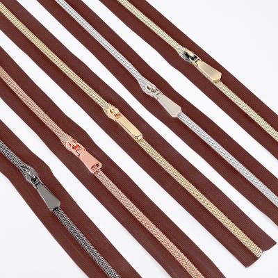 中国 Metal Zip Puller Nylon Zipper Long Chain for Bags and Clothing in All Sizes at Prices 販売のため