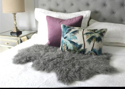 China Hide Pelt Grey Bedroom Sheepskin Rugs 100% Mongolian Lamb Fur With Long Hair for sale