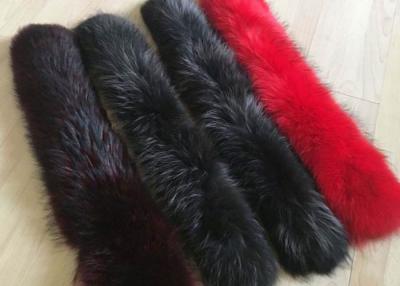 中国 実質染められた本物のアライグマの黒の実質の毛皮つばは人のジャケット/コートのために暖まります 販売のため