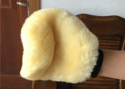 Китай Цвет неподдельной короткой мягкой перчатки мытья шерстей Мерино бежевый для уменьшения царапин продается