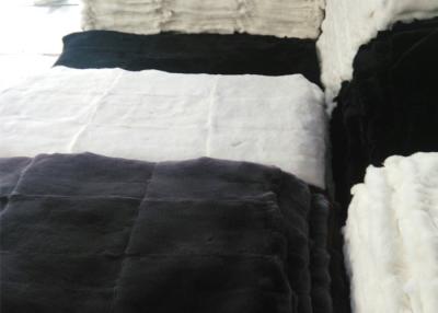 Chine Peau pelucheuse molle naturelle de lapin de Rex 12 x 15 pouces pour faire des couvertures de chaise à vendre