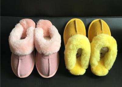 Cina Pantofole classiche della pelle di pecora della castagna delle donne di inverno delle pantofole della pelle di pecora della pelle scamosciata di Tan in vendita