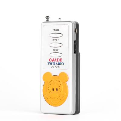 Chine ABS automatique de radio tenue dans la main de FM de conception d'ours construit dans la musique de haut-parleur à vendre