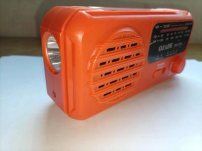 China USB Jack Portable Hand Crank Radio 0.4KG Solar Crank Charge Radio Speaker for sale