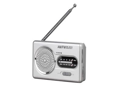 China Plastic Compact AM FM Radio With Built In Antenna Entertainment Companion for sale