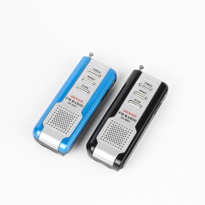 중국 Mini Pocket Auto Scan Radio With Mini Flashlight For Outdoor Emergency 판매용