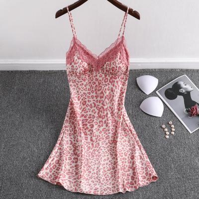 China Pink Leopard Print Sexy Lingerie Pajamas Ice Silk Nightdress Full Length Plus Size à venda