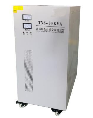 Chine Stabilisateur automatique triphasé 440V de régulateur de tension 50KVA à vendre