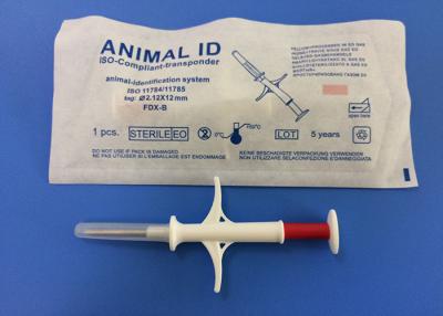 China microchip Implantable do perseguidor do animal de estimação 134.2Khz com seringa à venda