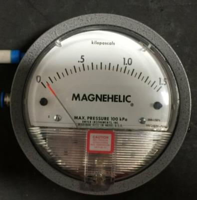 China Dwyer 2000 1.5Kpa Magnehelic Differential Pressure Gauge 2% of FS for sale