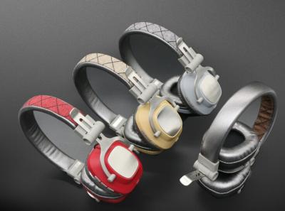 China 300mAh 8 horas del acuerdo de auriculares inalámbricos de Bluetooth con Bass Sound estupendo en venta