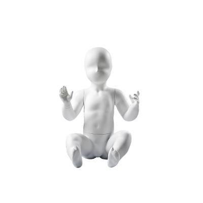 Chine 47 cm taille enfants mannequin affichage, fibre de verre blanc assis mannequin enfant à vendre