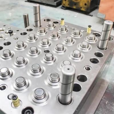 China Hot Runner 16 Cavity Plastic Injection Mould Screw Cap Mould For Water Bottle Cap for sale