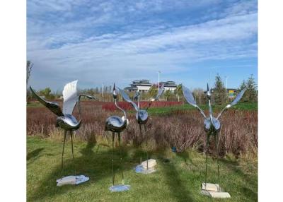 Chine Le miroir réaliste grandeur nature de sculpture en oiseau a poli la sculpture en flamant d'acier inoxydable à vendre