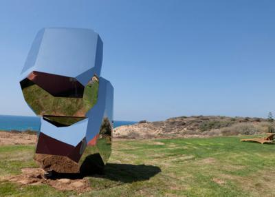 China Ajardinar moderno lustrado espelho da grande escultura exterior de aço inoxidável da rocha à venda