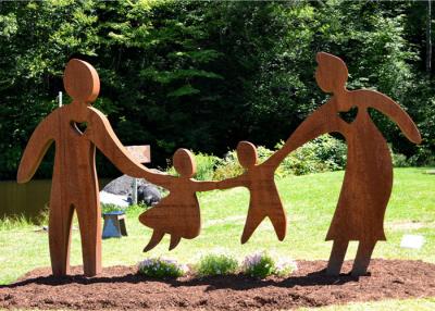 China Garden Art Decor Corten Steel Sculpture Family Parents and Children Playing for sale