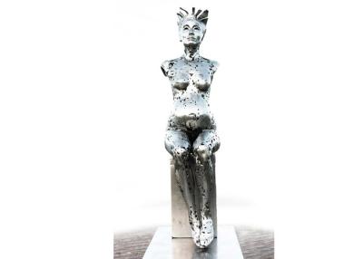 China Forjar el final que aturde esculturas humanas, escultura de pulido del acero inoxidable en venta