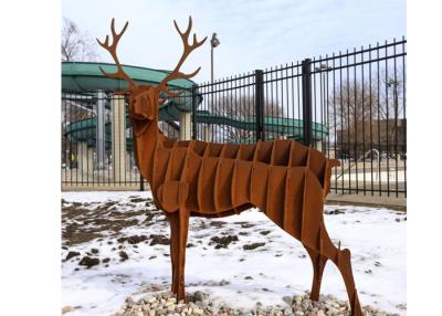 China Escultura al aire libre de acero contemporánea de los ciervos de Corten en venta
