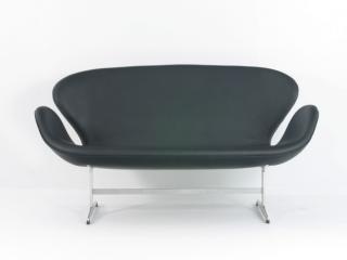 China Schwan-moderne klassische Sofa-Leder-Doppelt-Art Arne Jacobsen 144 * 66 * 78.5cm zu verkaufen