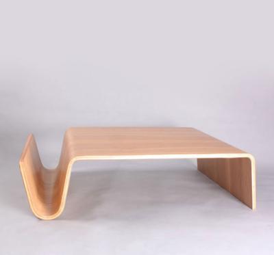 Chine Supérieur en bois moderne naturel de contreplaqué de table basse d'Offi Scando incurvé pour la salle d'exposition à vendre