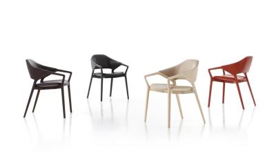 中国 固体灰木構造が付いている 133 Icoのガラス繊維の腕の椅子 販売のため
