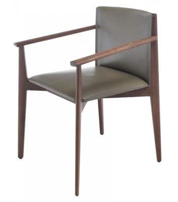 中国 Cuoiettoの革Porada Ionisの椅子、椅子を食事するArmrestのレストラン 販売のため