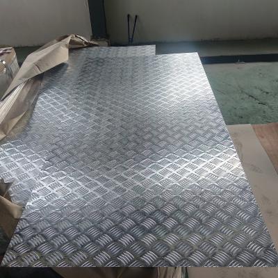 Chine T6 Grade 1050 1100 5052 6061 7075 Plaque en aluminium motif en relief pour la décoration de la construction à vendre