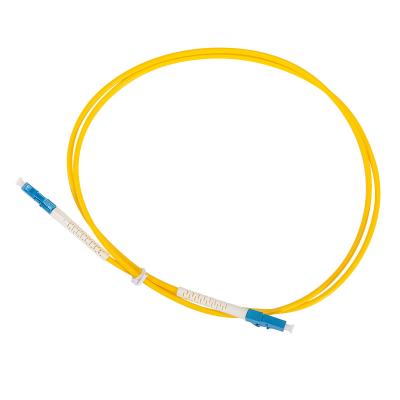 Chine LC/UPC flexible de botte d'angle aux cordes de correction de fibre de LC/UPC Simplex SM G.657A1 à vendre