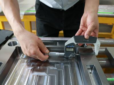 China OKUMA personalizou as placas de base especiais JIS SKD61 ISO9001 do molde: 2015 à venda