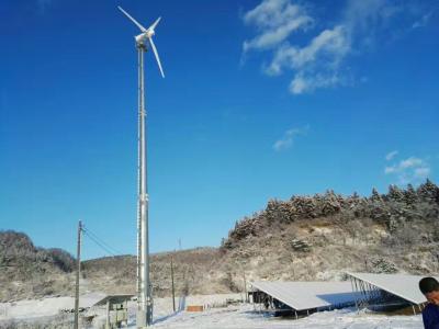 China Van Net die de Turbine van de de Controlewind van de Torenhoogte 30KW voor Telecommunicatieplaatsen vouwen Te koop