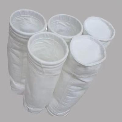 Chine 400gsm calandrant l'aiguille industrielle de polyester de sachets filtre a senti les sachets filtre à vendre